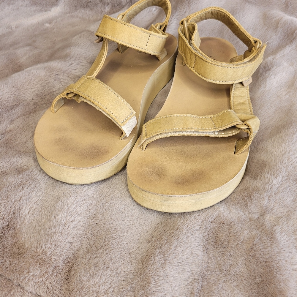 Teva Universal Midform Leather Sandals